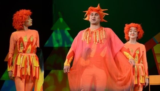 Спектакль «Одни дома»
