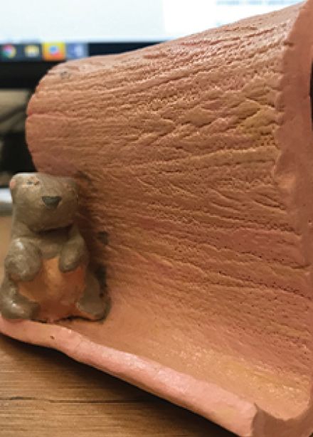 Подставка для телефона. Музейное занятие по лепке