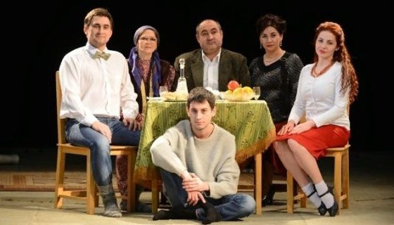 Спектакль «Семейный портрет с посторонним»