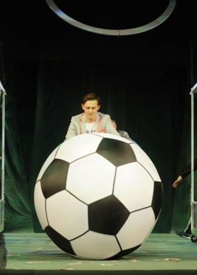 Спектакль «Махаббат, футбол и мафия»