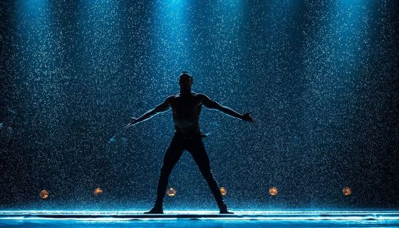 Шоу под дождём IV. Мужчина vs Женщина