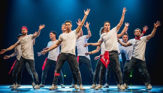 Шоу под дождём IV. Мужчина vs Женщина