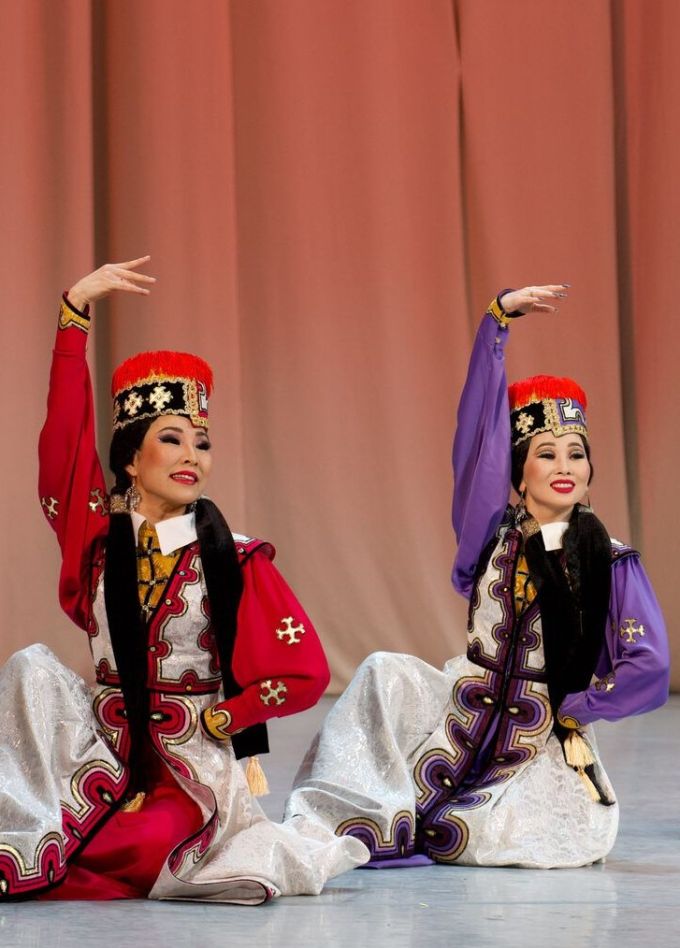 Ансамбль песни и танца Калмыкии «Тюльпан»